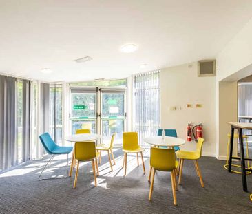 6 Bed Deluxe Ensuite - Photo 4