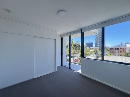 Modern Three-Bedroom Apartment in ‘Riva on Chevron’ - Photo 5