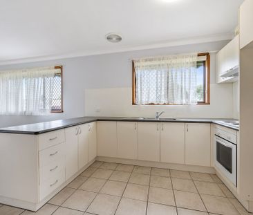 Stylish & Convenient Living in East Albury - Photo 3
