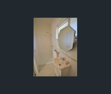 3 Bedroom Post War Home with Modern Touches - Photo 4