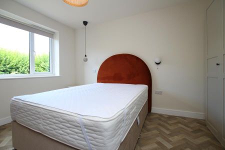 7 bedroom semi-detached house to rent - Photo 4