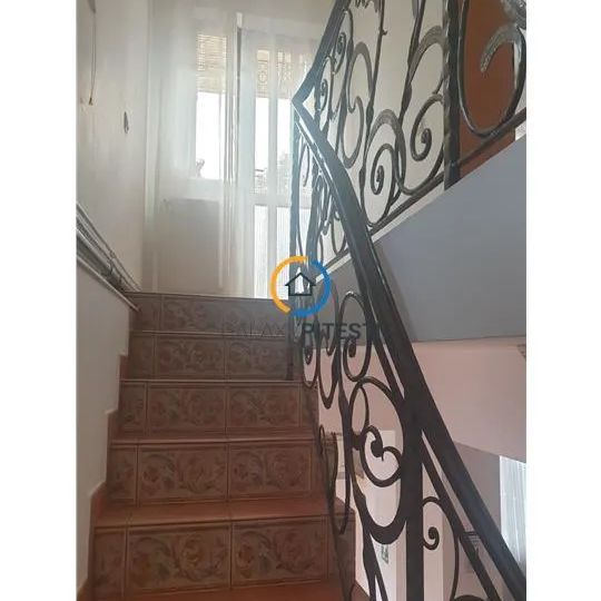 Vila egantă de inchiriat în Centru ideală pentru cabinete, birouri și activități comerciale - Fotografie 1