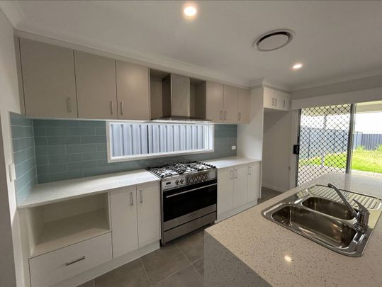 STUNNING FOUR BEDROOM HOME FOR RENT - MODERN LIVING IN A PRIME LOCATION - Photo 1