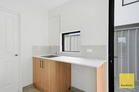 Brand New 4x2 Double Storey Home in Prime East Vic Park Location - Photo 5
