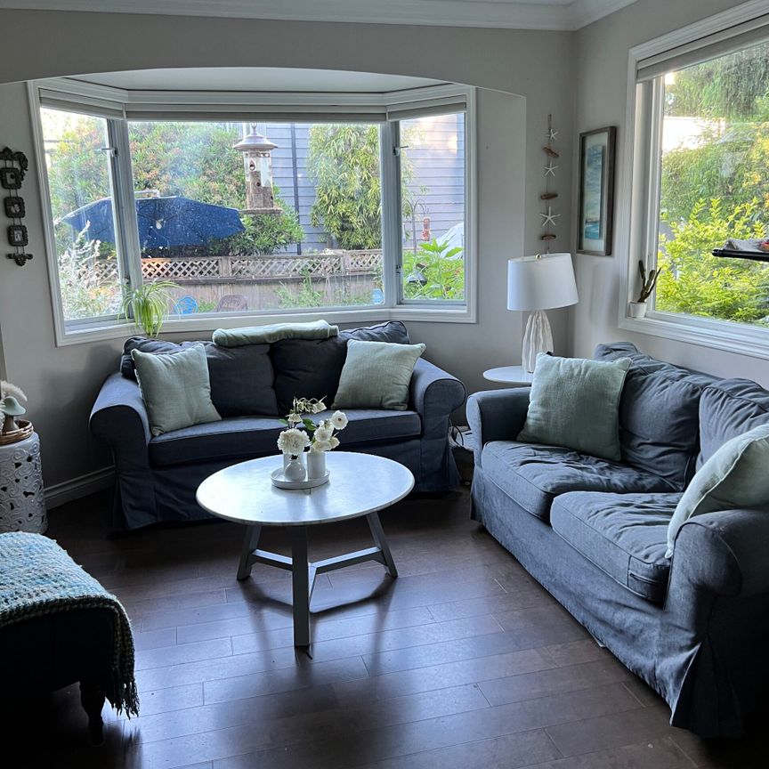 "The Glens" Spacious Family Home for Rent 4 Bedrooms/2.5 Bathrooms - Photo 1