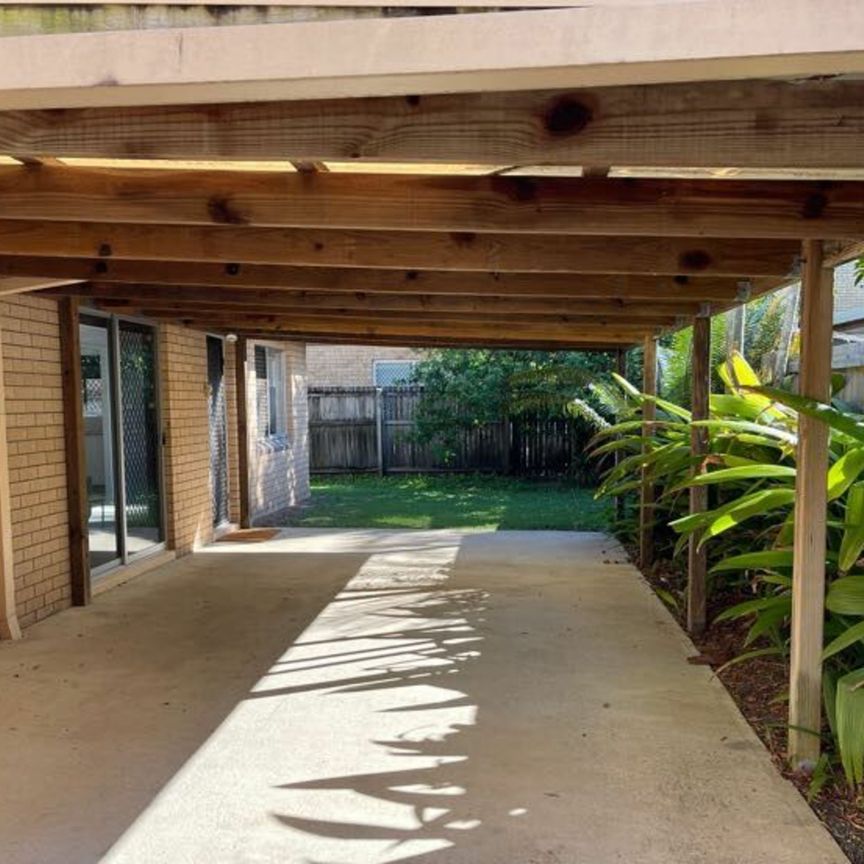 Modern 2-Bedroom Unit with Courtyard, Moments from the Beach - Photo 1