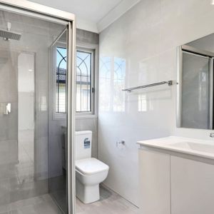 Newly Renovated 3 Bedroom Home in Mount Pritchard&excl; - Photo 2