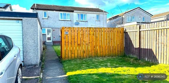 3 bedroom semi-detached house to rent - Photo 2