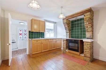 2 bedroom semi-detached house to rent - Photo 4