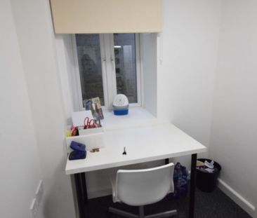 2 Bedroom Flat To Rent in Lansdowne - £1,170 pcm Tenancy Info - Photo 2