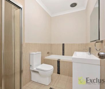 “SPACIOUS & STUNNING 3 BEDROOM VILLA” - Photo 5