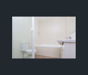 Modern Unit - Photo 4