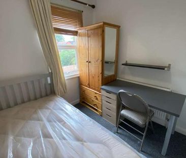 Grange Avenue, Reading, RG6 - Photo 1