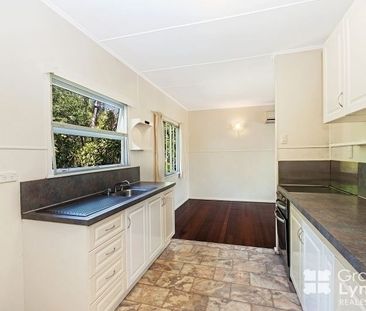 19 Parry Street BELGIAN GARDENS QLD 4810 - Photo 2