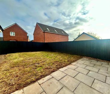 3 bedroom semi-detached house to rent - Photo 2