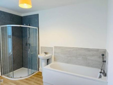 3 bedroom terraced house to rent - Photo 2