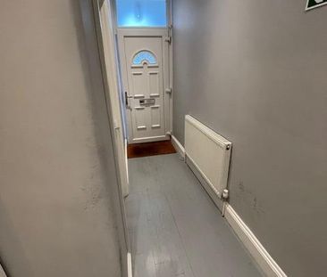 Room in a Shared House, London, SE8 - Photo 2