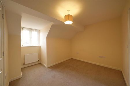 3 bedroom end of terrace house to rent - Photo 3
