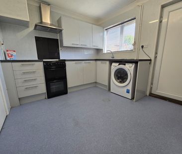 4 bed house to rent in Hawthorn Avenue, Colchester - Photo 3
