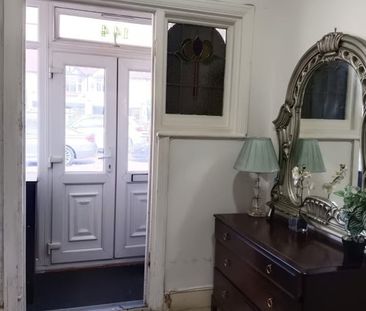 Room in a Shared House, Eastern Avenue, IG4 - Photo 1