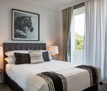 Two Bedroom Modern Apartment - Walk To Metro - Photo 6