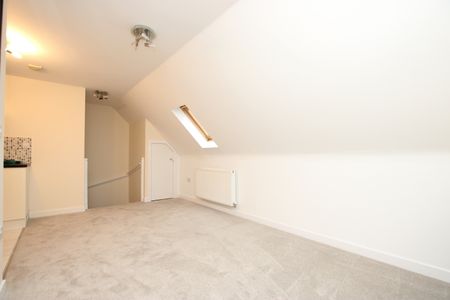 Desborough, Kettering, Northants, NN14 - Photo 4