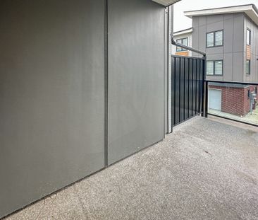 Brand New 3 Bed Townhouse | Langley | Double Garage | Unit 1 - Photo 3