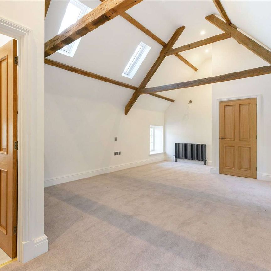 An exceptional and beautifully restored, Grade II listed, five bedroom Manor House. - Photo 1