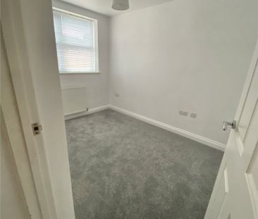 Warden Court, - Photo 2