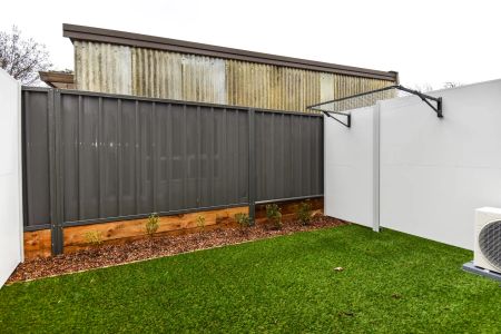 Low Maintenance Fully Furnished - Photo 2