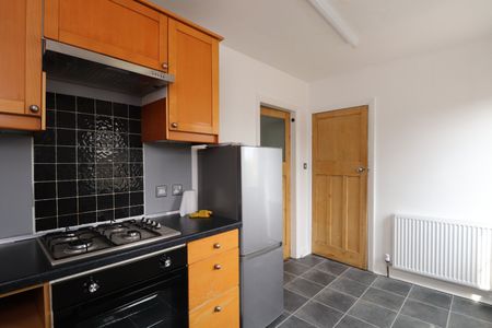 2 bedroom terraced house to rent - Photo 2