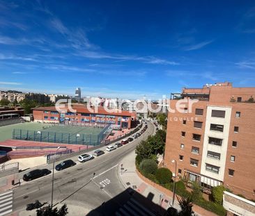 Piso de alquiler en Avenida Isabel de Valois, Sanchinarro - Photo 1