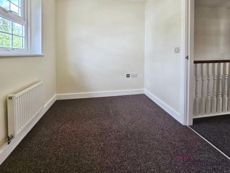2 bedroom mews to rent - Photo 4
