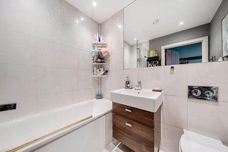 Putney Hill, Putney, London, SW15 - Photo 3