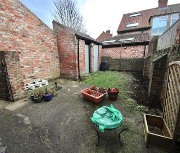 2 bedroom terraced house to rent - Photo 3