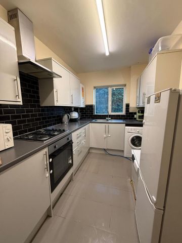 2 bedroom maisonette to rent - Photo 4