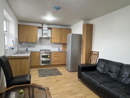 1 Bed Flat, St. Marys Road, IG1 - Photo 4