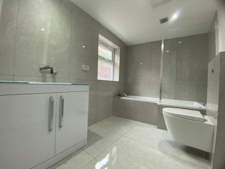 3 bedroom terraced house to rent - Photo 4