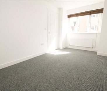 4 bedroom terraced house to rent - Photo 3