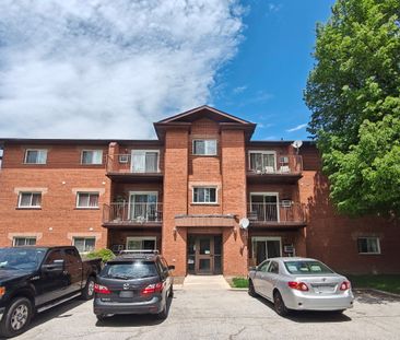 For Lease - 339 Blake Street, Barrie, Ontario - Photo 2