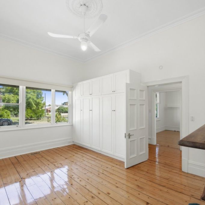 Spacious and Elegant Victorian Home in a Sought-After Inner East Location - Photo 1