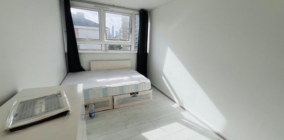 Room in a Shared Flat, Broomfield Street, E14 - Photo 2