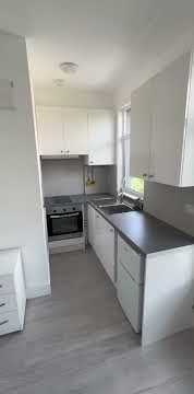 Studio Flat, Warwick Road, SW5 - Photo 1