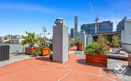 Stylish Inner-City Living in Historic McWhirters â 1 Bed + Study - Photo 5