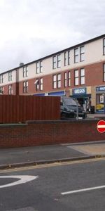 High specification 1 and 2 bedroom apartments to let from £465 PCM. - Photo 4