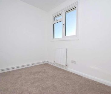 Clover Road, Guildford, Surrey, GU2 - Photo 3