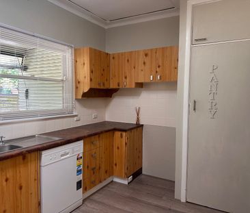 THREE BEDROOM HOME - LOCATION PLUS! - Photo 5