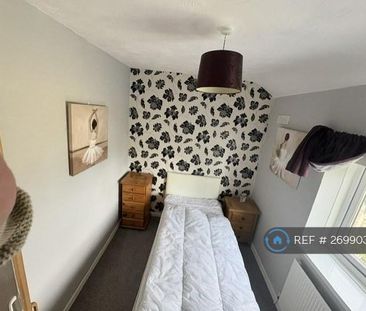 3 bedroom terraced house to rent - Photo 3