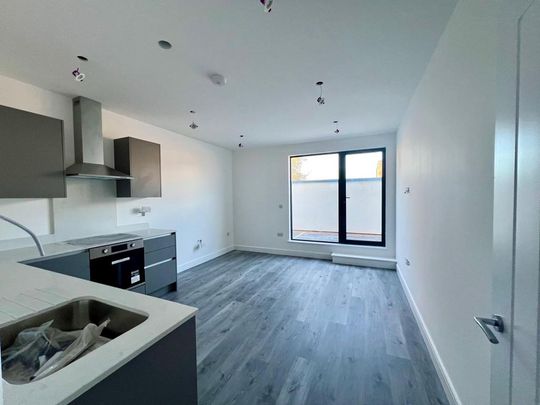 5 bedroom semi-detached house to rent - Photo 1