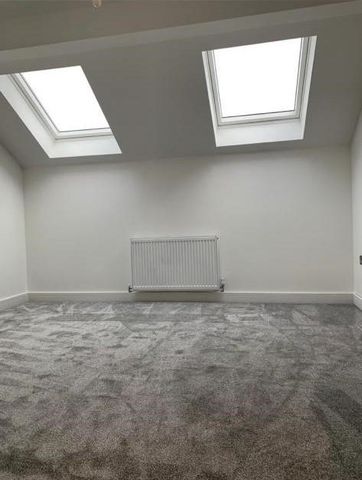 4 bedroom semi-detached house to rent - Photo 4